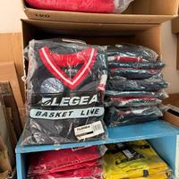 Stock di Vari articoli sportivi abbigliamento