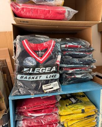 Stock di Vari articoli sportivi abbigliamento