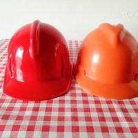 2 caschi protezione MSA
