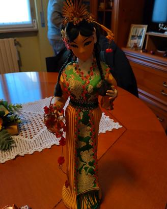 bambola soprammobile in tessuto 