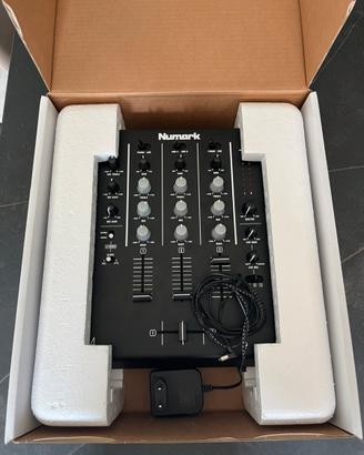 Mixer Numark M4