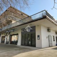 NEGOZIO A SANT'ELPIDIO A MARE