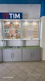 due vetrine per negozio