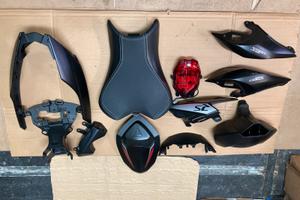 Ricambi orig/aftermarket per Triumph street triple