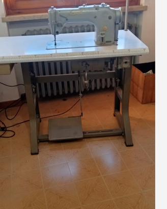 Macchina per cucire professionale