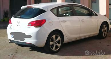 Opel Astra j 1.4 turbo 140CV