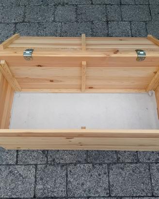 Cassapanca in legno