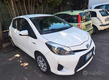 Toyota Yaris 1.5 Hybrid 5 porte Business automatic