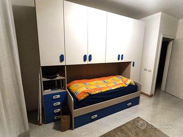 Cameretta, camera, divano, soggiorno come nuovi.