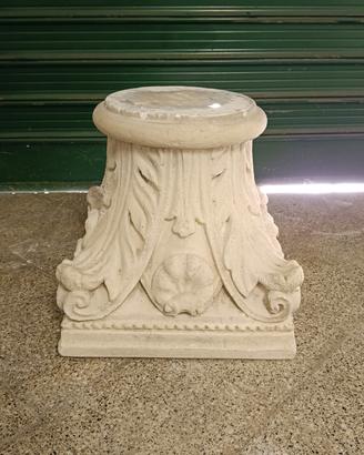 capitello in pietra 