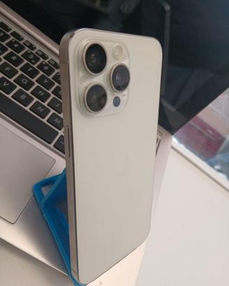 Iphone 15pro max 256gb batteria 83% 520€