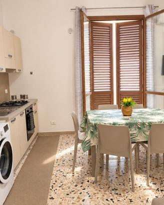 Bilocale con terrazzo attrezzato - uso transitorio