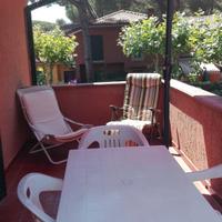 Con terrazzo vicino alla spiaggia