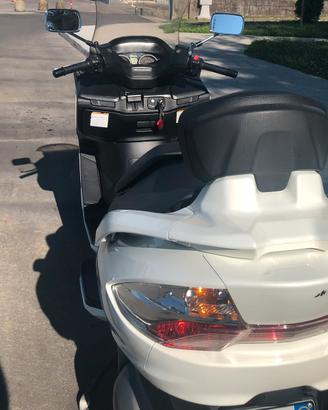 Suzuki Burgman 400