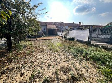 CASA SEMINDIPENDENTE A SAN CARLO CANAVESE