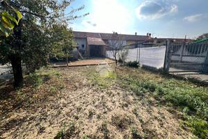 CASA SEMINDIPENDENTE A SAN CARLO CANAVESE