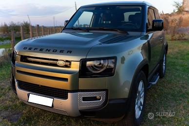 Land Rover Defender 90 X-Dynamic SE 200cv