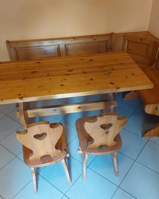 Tavolo e panca tirolese