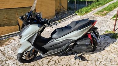 Honda Forza 350