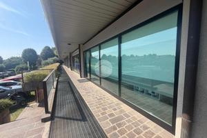 NEGOZIO A DESENZANO DEL GARDA