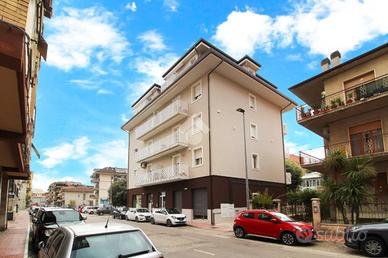 3 LOCALI A GROTTAMMARE