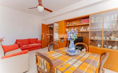 TRILOCALE LIBERO SUBITO SUBITO IN BUONE CONDIZIONI