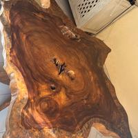 Tavolo  ricavato da radice di albero