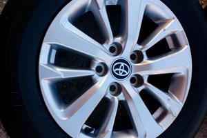 CERCHI E GOMME 16 ORIGINALI TOYOTA COD:1541