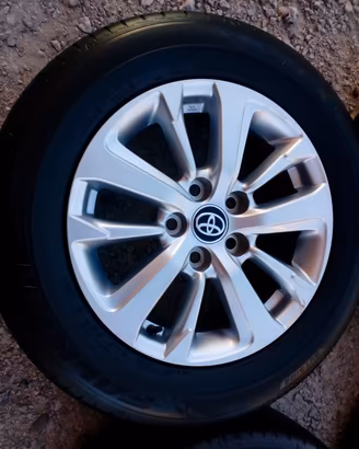 CERCHI E GOMME 16 ORIGINALI TOYOTA COD:1541