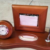 orologio con base di legno , placcato argento 