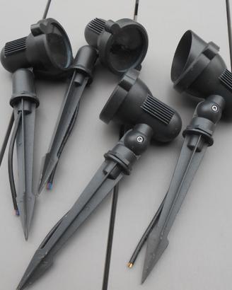 4 faretti giardino led impermeabili-Come nuovi