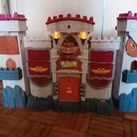 CASTELLO FORTEZZA SUONI E LUCI FISHER PRICE
