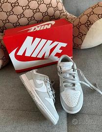 Nike Dunk Low Grigio e Bianco 38.5 Nuove