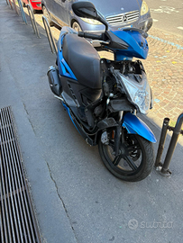 Moto incidentata.motore funzionante
