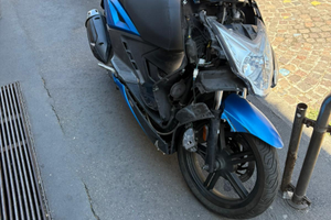 Moto incidentata.motore funzionante