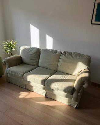 Divano 3 posti + 2 cuscini + copri divano