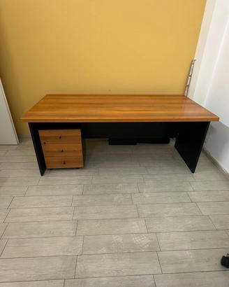 Arredamento Ufficio: Scrivania+Cassettiera+Mobile