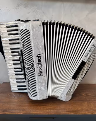Fisarmonica digitale super leggera 120bassi