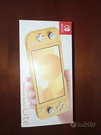 Nintendo Switch Lite usata pochissimo 
