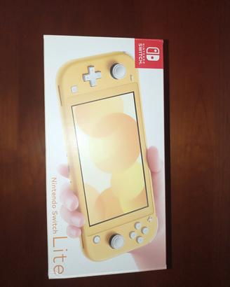Nintendo Switch Lite usata pochissimo 