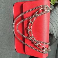 Borsa rossa a mano o tracolla 