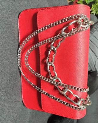 Borsa rossa a mano o tracolla 