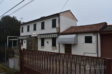 Casa singola con giardino