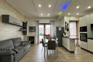 2 LOCALI A VENARIA REALE