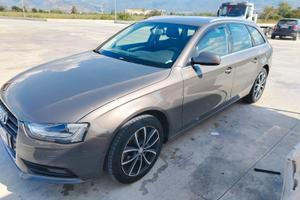 Audi A4 b8 avant 2.0