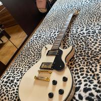 Chitarra Elettrica Greg Bennett design avion