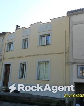 Casa indipendente di 209 m² con più di 5 locali a 