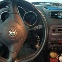 Alfa 147 a benzina 1600 anno 2001 5 porte