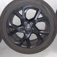 Pneumatici invernali e cerchi 225/50 R18 CHR