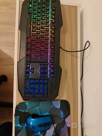 tastiera da gaming con mouse +tappetino 